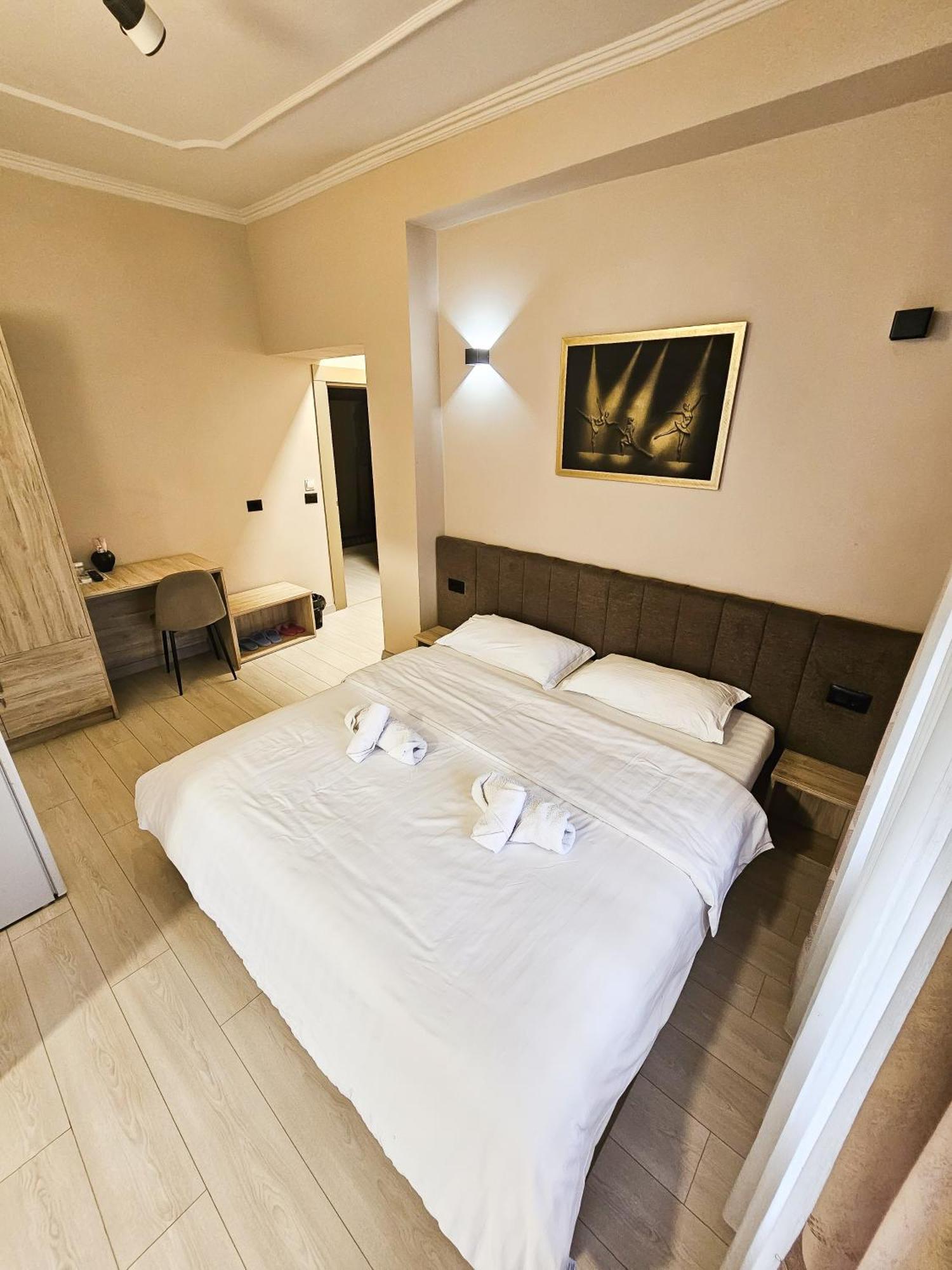 Sunflower Junior Suite Tirana Zewnętrze zdjęcie