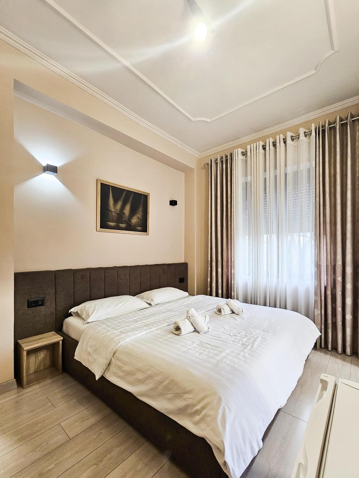 Sunflower Junior Suite Tirana Zewnętrze zdjęcie