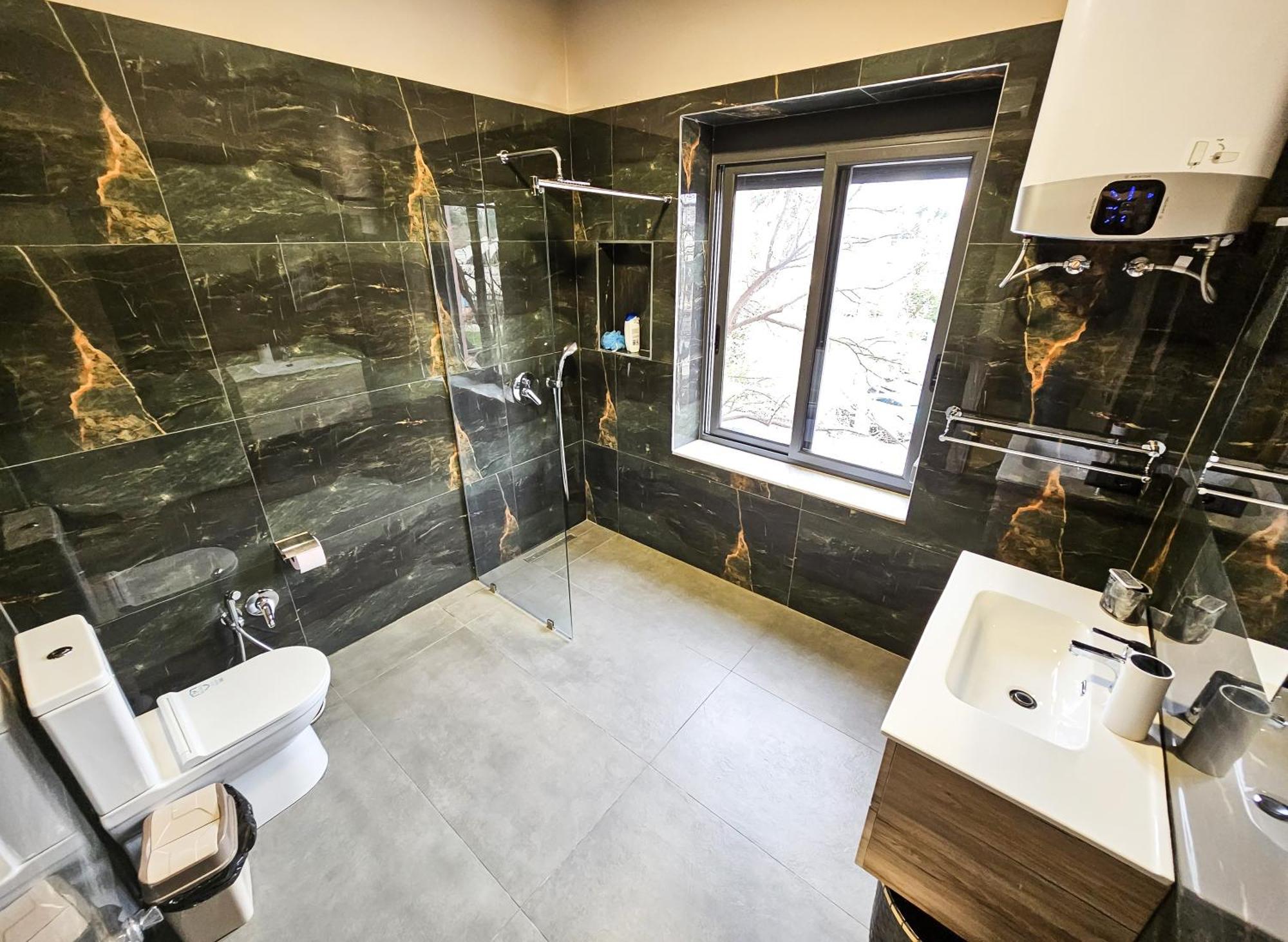 Sunflower Junior Suite Tirana Zewnętrze zdjęcie