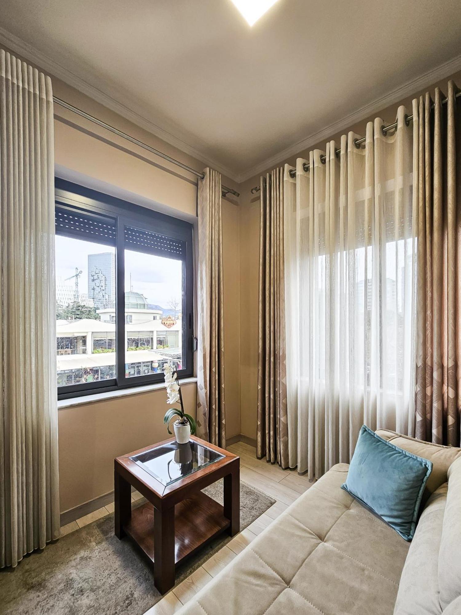 Sunflower Junior Suite Tirana Zewnętrze zdjęcie